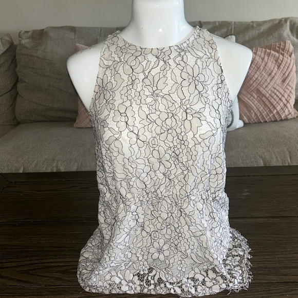 ecru Tops - 😍Ecru Cream Lace Tank Top Sleeveless size xs